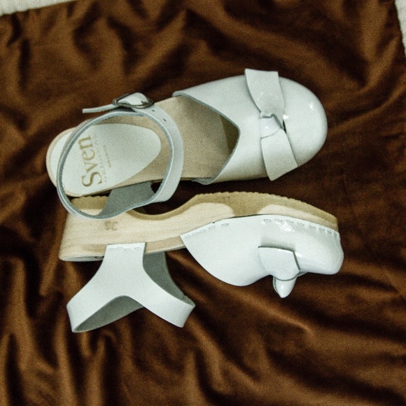 NWOT SVEN clogs - Picture 9 of 13